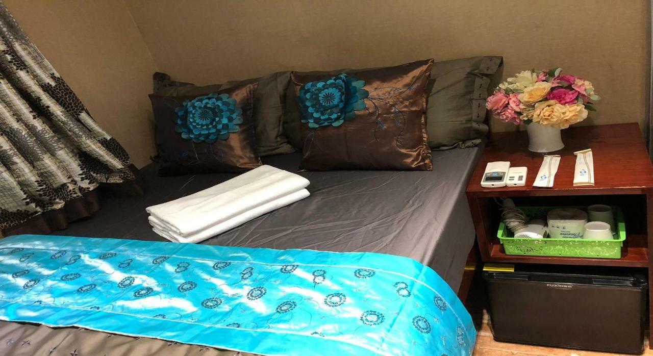 Rich Hostel Hong Kong Bagian luar foto