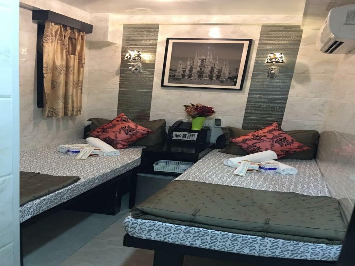 Rich Hostel Hong Kong Bagian luar foto